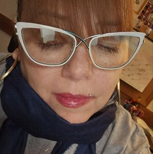 Meet your Posher, Jacqueline